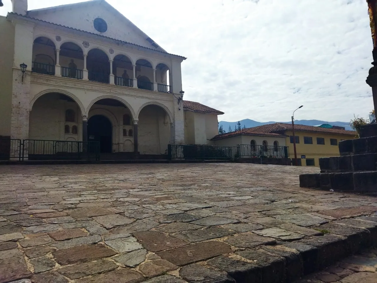 Fachada da igreja de San Jerónimo em Cusco