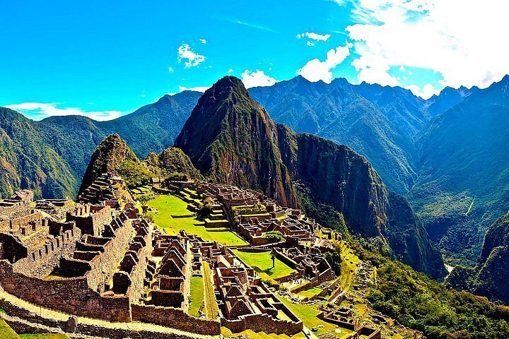 Vista panorâmica do sítio arqueológico de Machu Picchu em Cusco