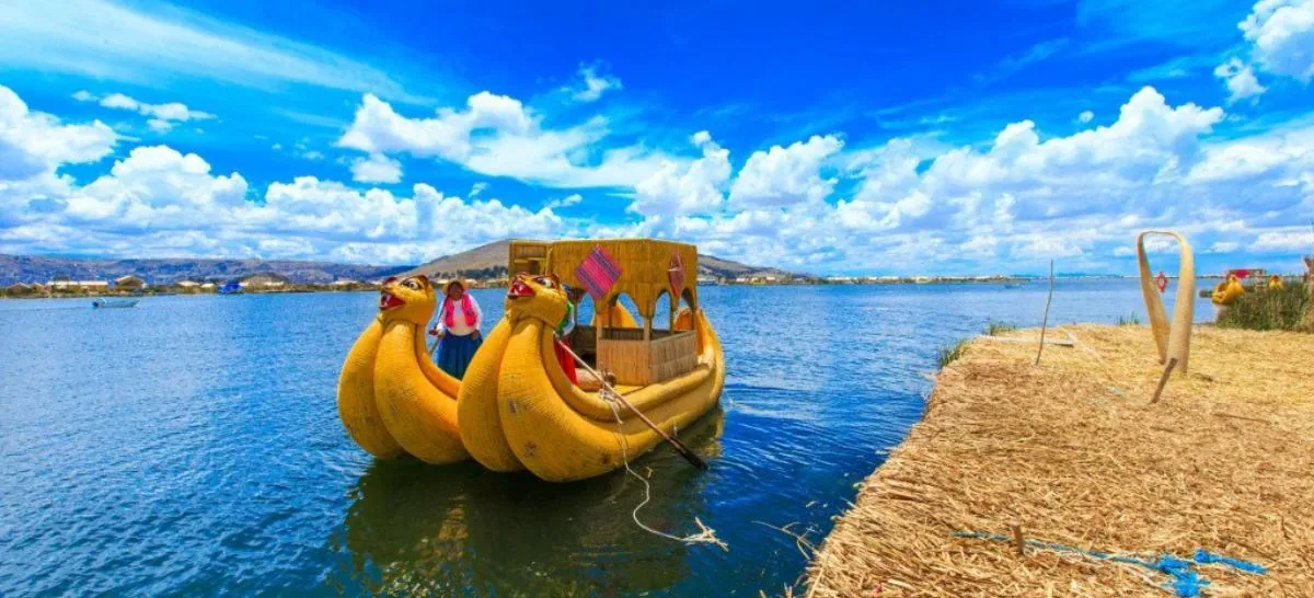 Uma viagem inesquecível ao Lago Titicaca: as incríveis ilhas flutuantes e sua cultura viva
